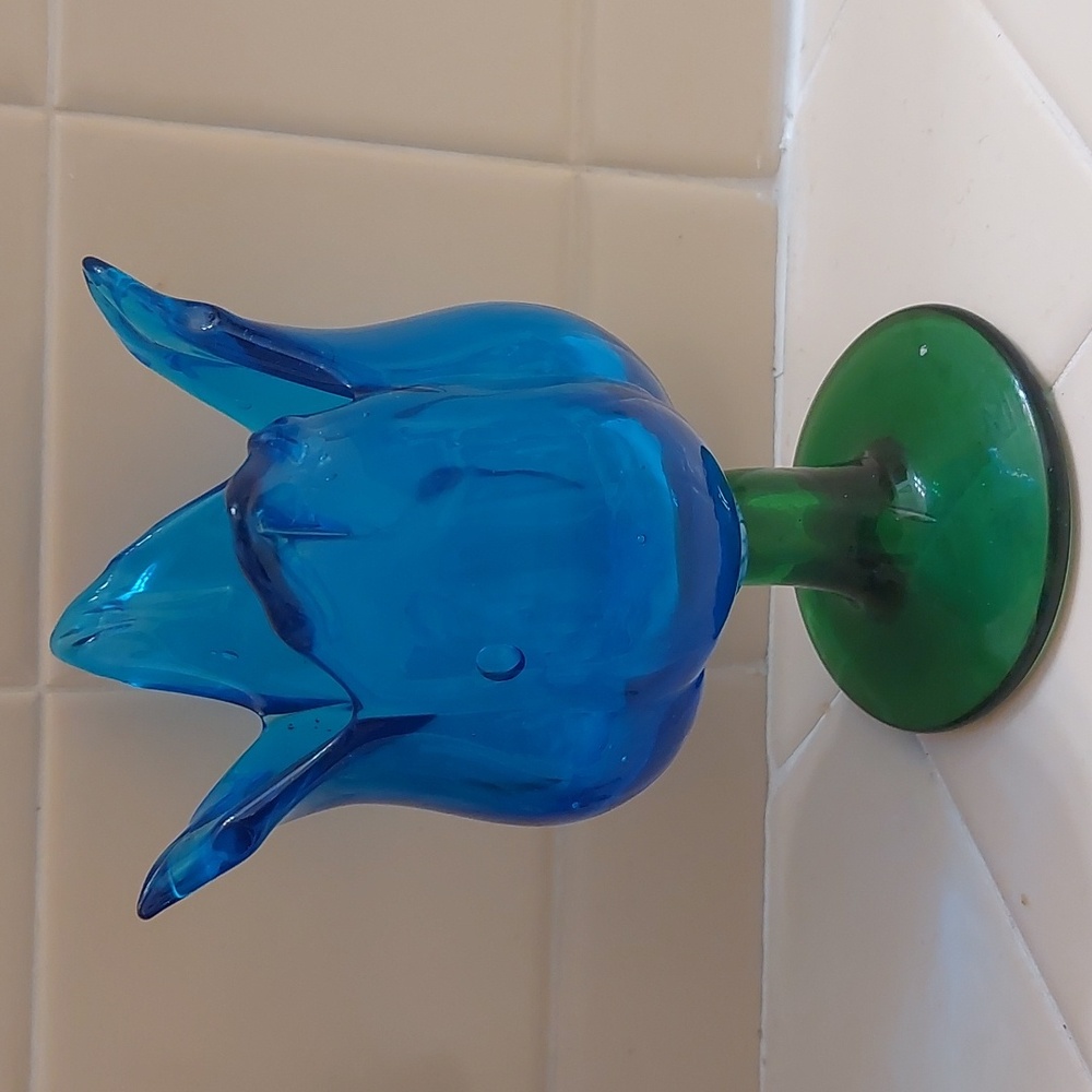 Blue/Green Art Glass Tulip Design  Vase